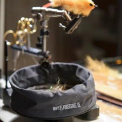 Trash Bin, Magnetic Release -Vis Vondst Verkoopwinkel CH TB1 5